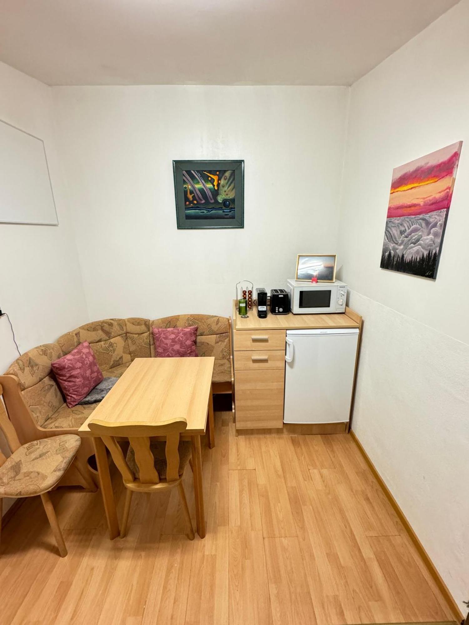 Small-Comfy Guest House In Donaustadt Garden - Not Shared! Відень Екстер'єр фото